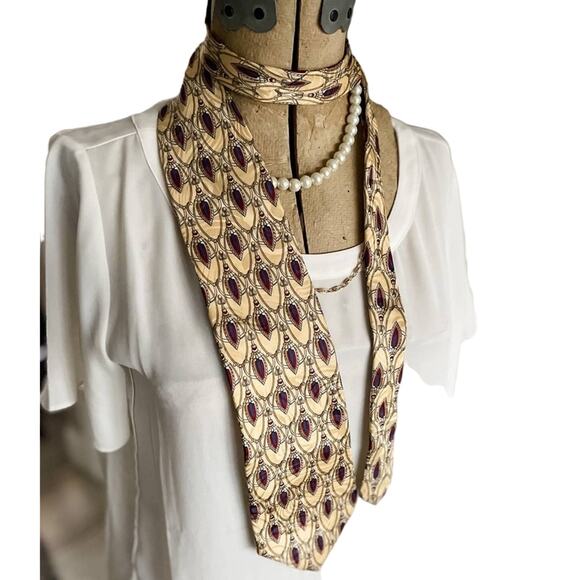 Bill Blass vintage luxe 100% silk tie ncktie navy red gold peacock 4" w - Picture 2 of 5